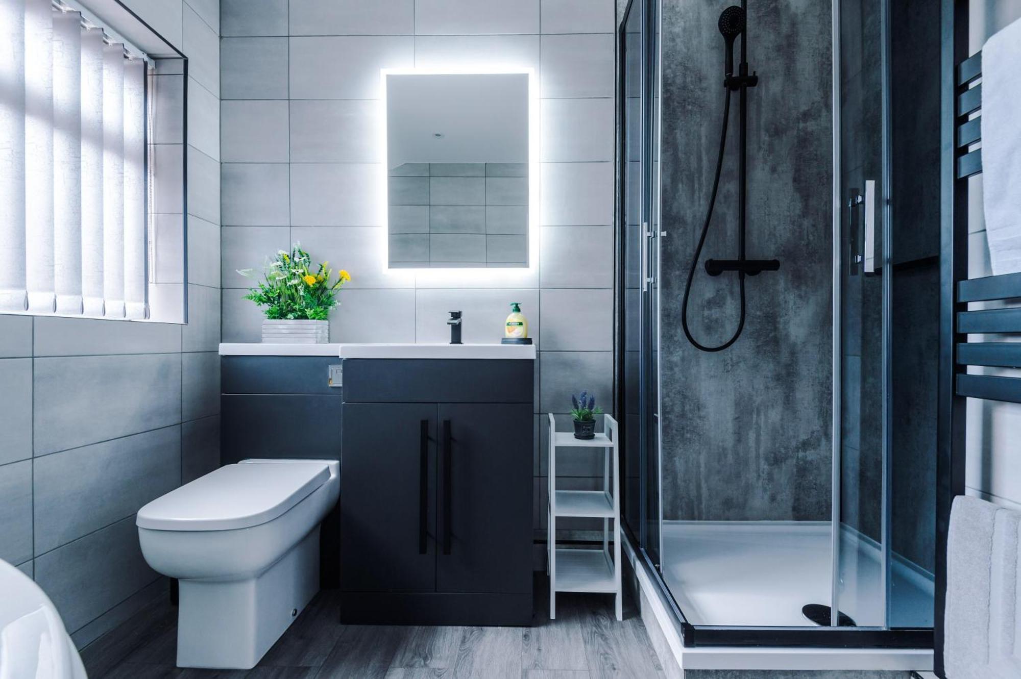 Sandileigh House By Yourstays - Luxurious 3 Bedroom House In Олтринкам Екстериор снимка